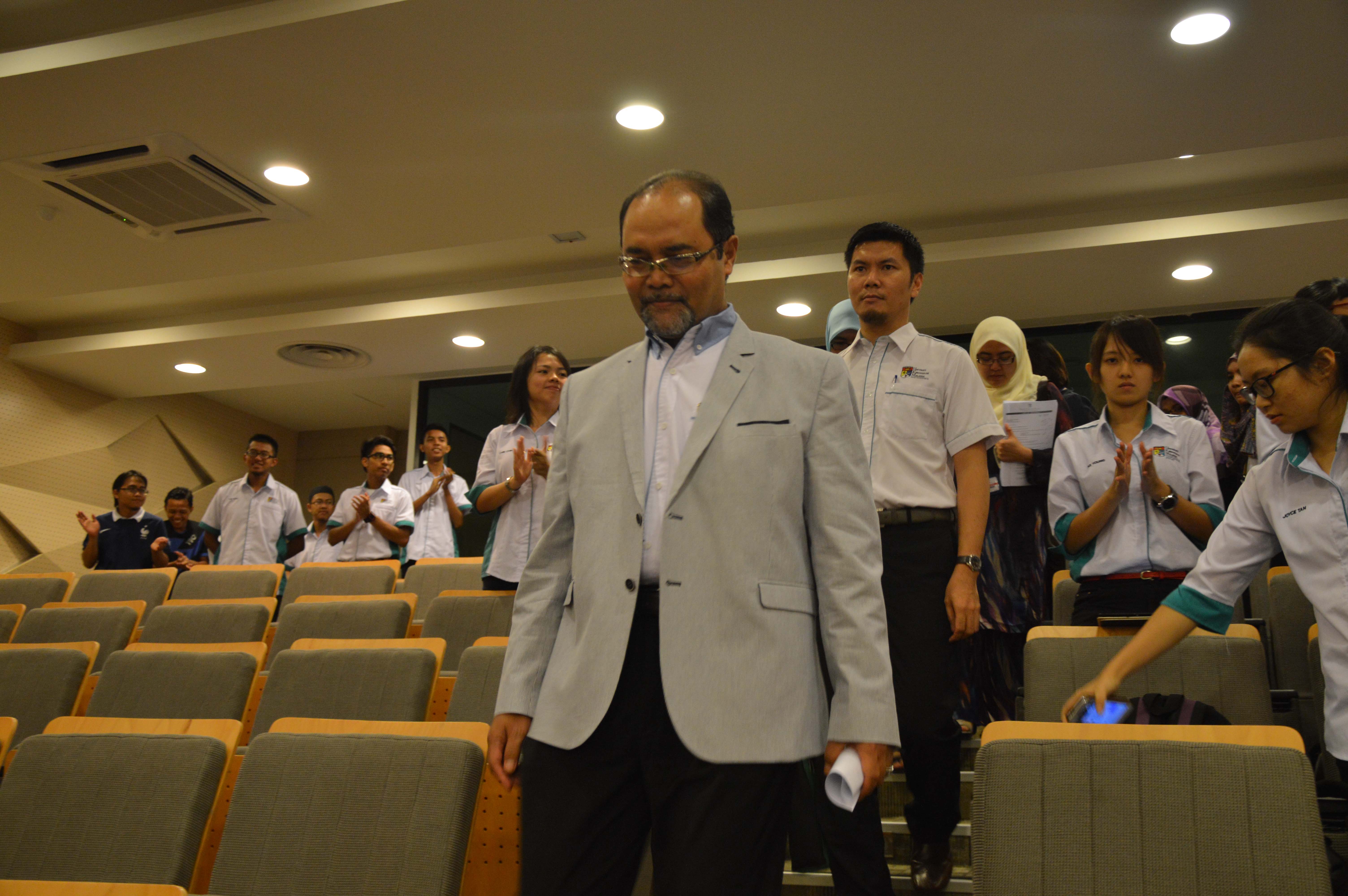 Arrival of  VIP, Prof. Dr. Ibrahim Jantan, dean of Faculty of Pharmacy, lecturers and  supreme council of PMFFAR  