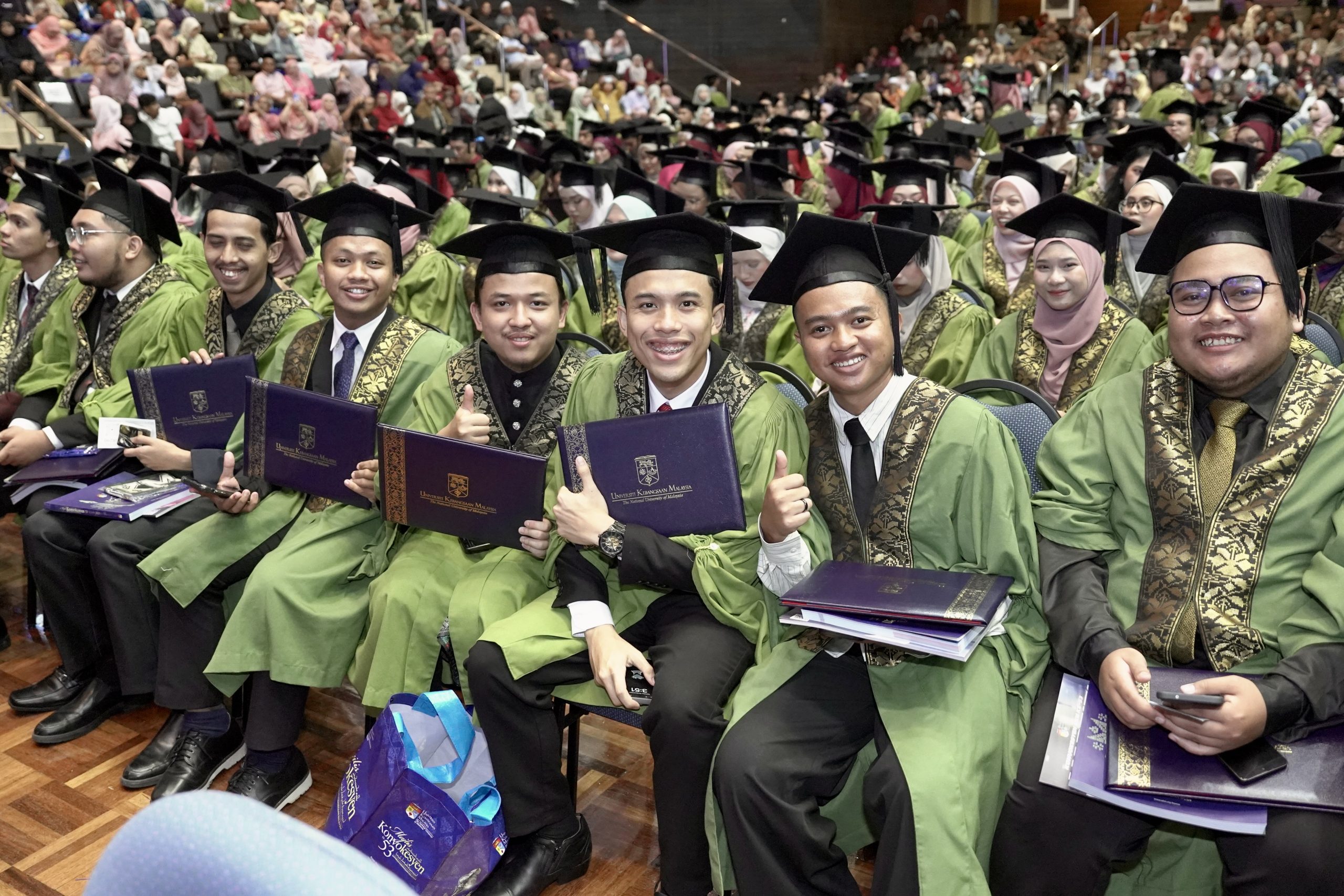 8ABCC6E3-E29E-4F1F-9082-255A200FF294_1_201_a