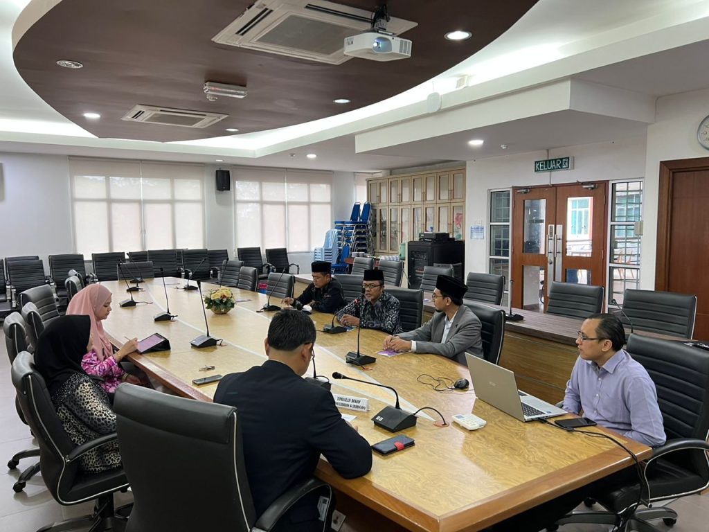 Lawatan Dirosat Institut Islamiyah Al-Amien Sumenep Madura Indonesia Ke Pusat Pengajian Citra Universiti, UKM