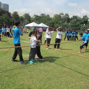 Have you ever seen the 4-angles tug of war?! 