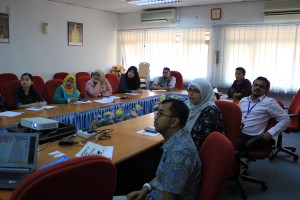 alumni_committee_discussion_01