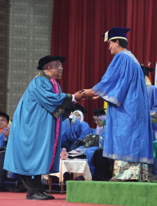 Profesor Emeritus Dr. Mohd Azman Abu Bakar
