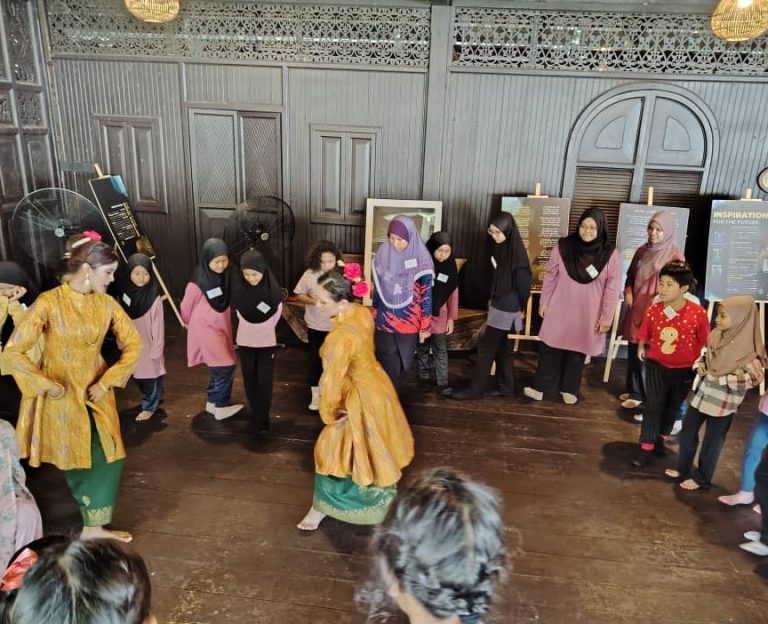 Mengenal Tarian Tradisional