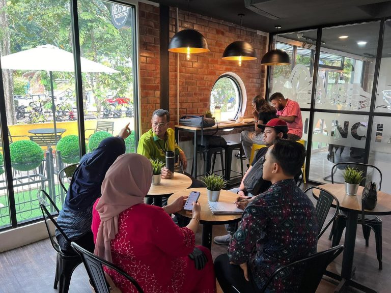 Perbincangan Diadakan Oleh Unit Ruang JANA@UKM Bersama Wakil Syarikat He & She Coffee Sdn. Bhd.