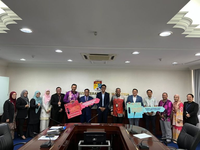 Majlis Penyerahan Penginapan Luar Kampus Daripada Jana@UKM & Professional-UKM kepada Pusat Perumahan Pelajar