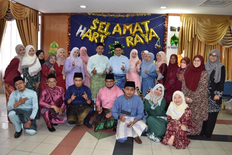 Majlis Sambutan Hari Raya Aidilfitri 2022 dan Majlis Penghargaan Pn. Suriani Shuhatdi Anjuran JANA@UKM