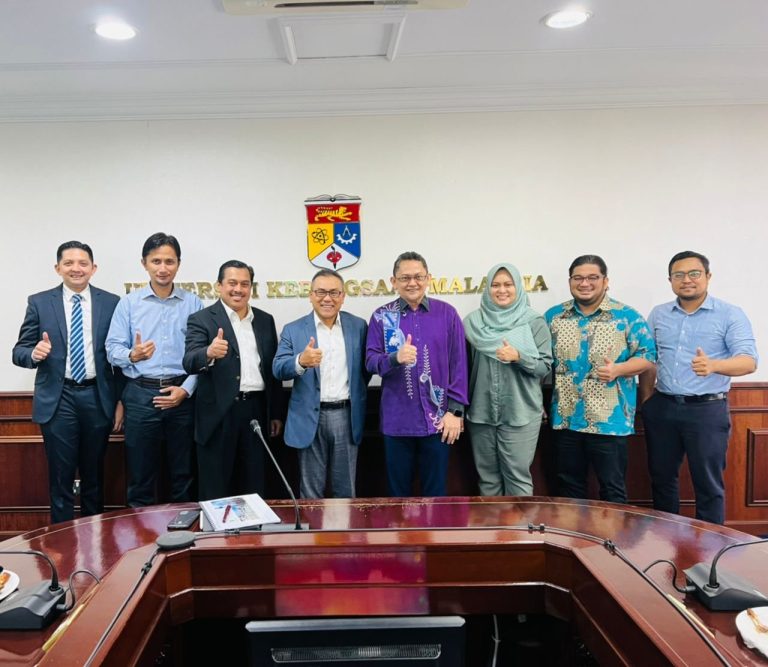 Kunjungan Hormat CEO dan Pengurusan Tabung Haji Properties ke UKM