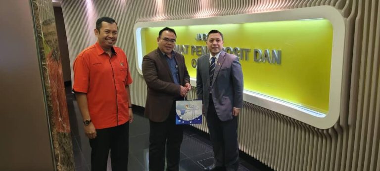 Lawatan dan Perbincangan Awal Kerjasama Diantara Universiti Kebangsaan Malaysia (UKM) dan Lembaga Tabung Haji (TH)