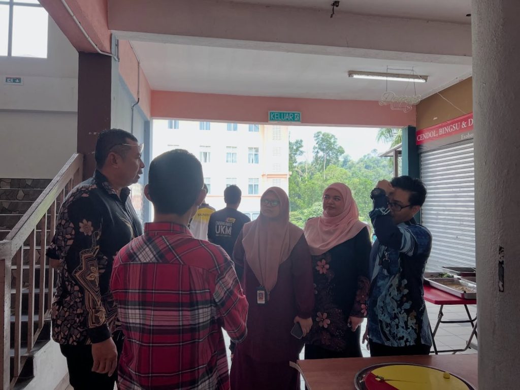 Kafeteria Kolej Pendeta Za’ba 2