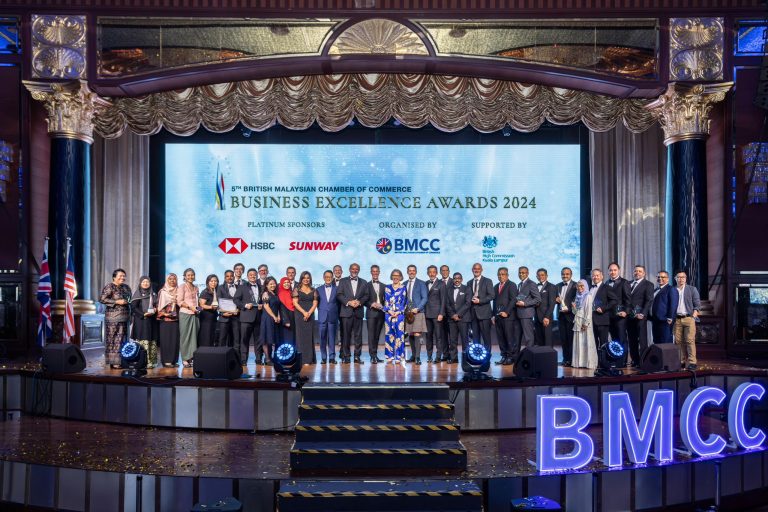 UKM managed to get 2 awards in the Business Excellence Award