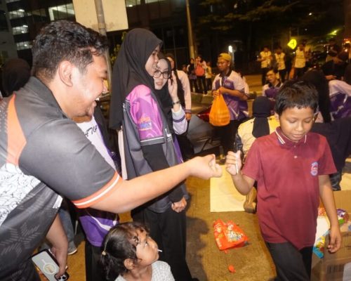 HIMSAK Santuni Gelandangan dan Miskin Bandar melalui Program “Food for Gelandangan”