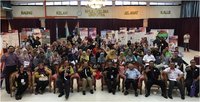 A group of people sitting in a room
Description automatically generated with low confidence