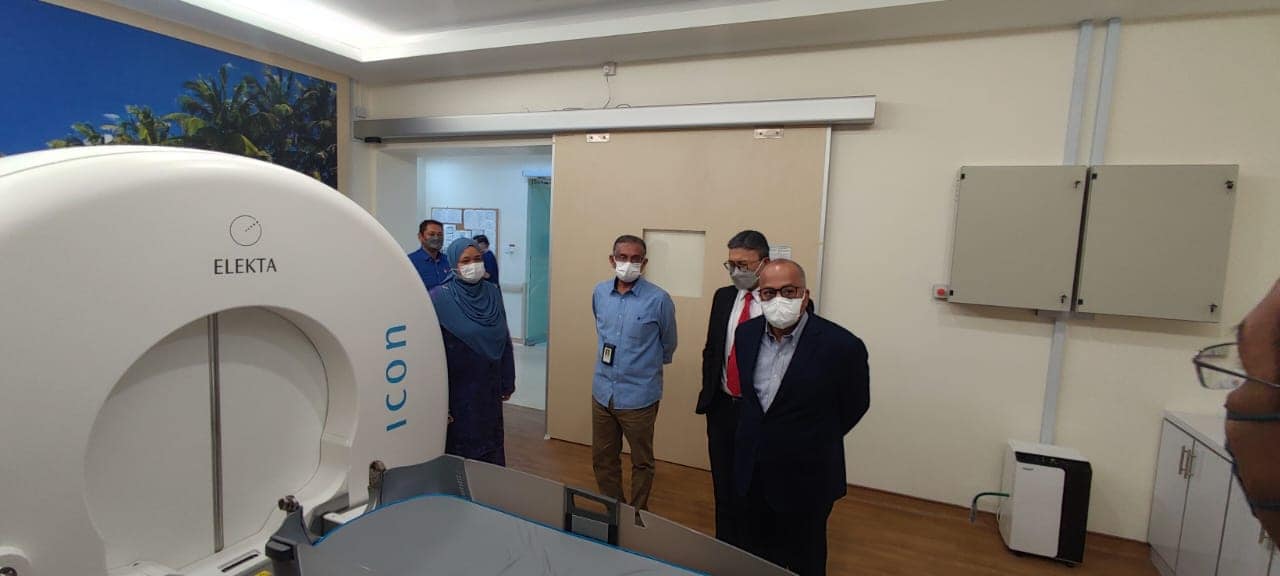 Lawatan Naib Canselor, Ahli LPU & Pendaftar ke Gamma Knife Centre, UKM