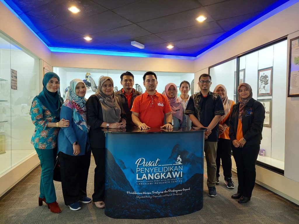 Lawatan Rasmi oleh Pusat Pengurusan Penyelidikan dan Instrumentasi ...