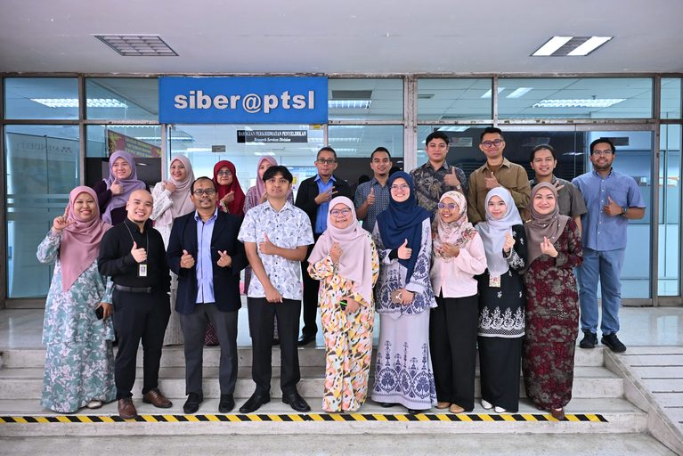BENGKEL PENGENALAN DAN PENGURUSAN REPOSITORI DIGITAL BERASASKAN DSPACE BERSAMA MIGHT