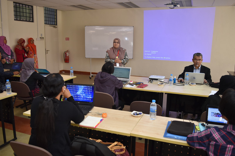 The UKM Graduate Centre Workshop Series 43/2017: Workshop on Writing a ...