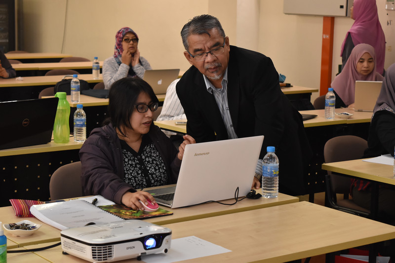 The UKM Graduate Centre Workshop Series 43/2017: Workshop on Writing a ...