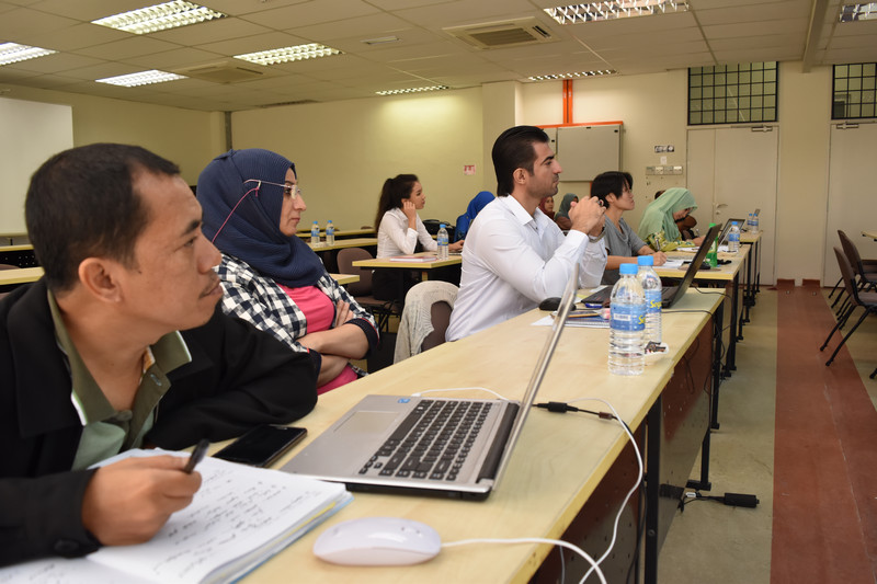 The UKM Graduate Centre Workshop Series 41/2017: Writing for ...