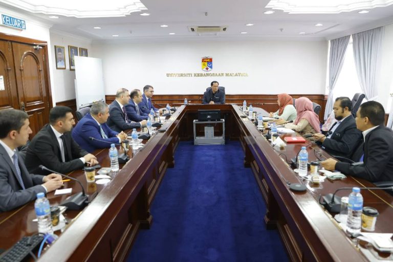 Kunjungan Hormat Kedutaan Azerbaijan ke UKM