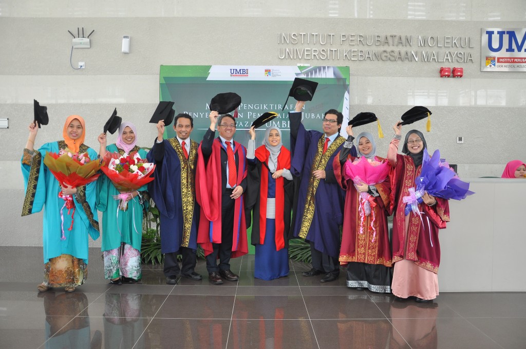 Robing ceremony for PhD and MSc graduates from UMBI